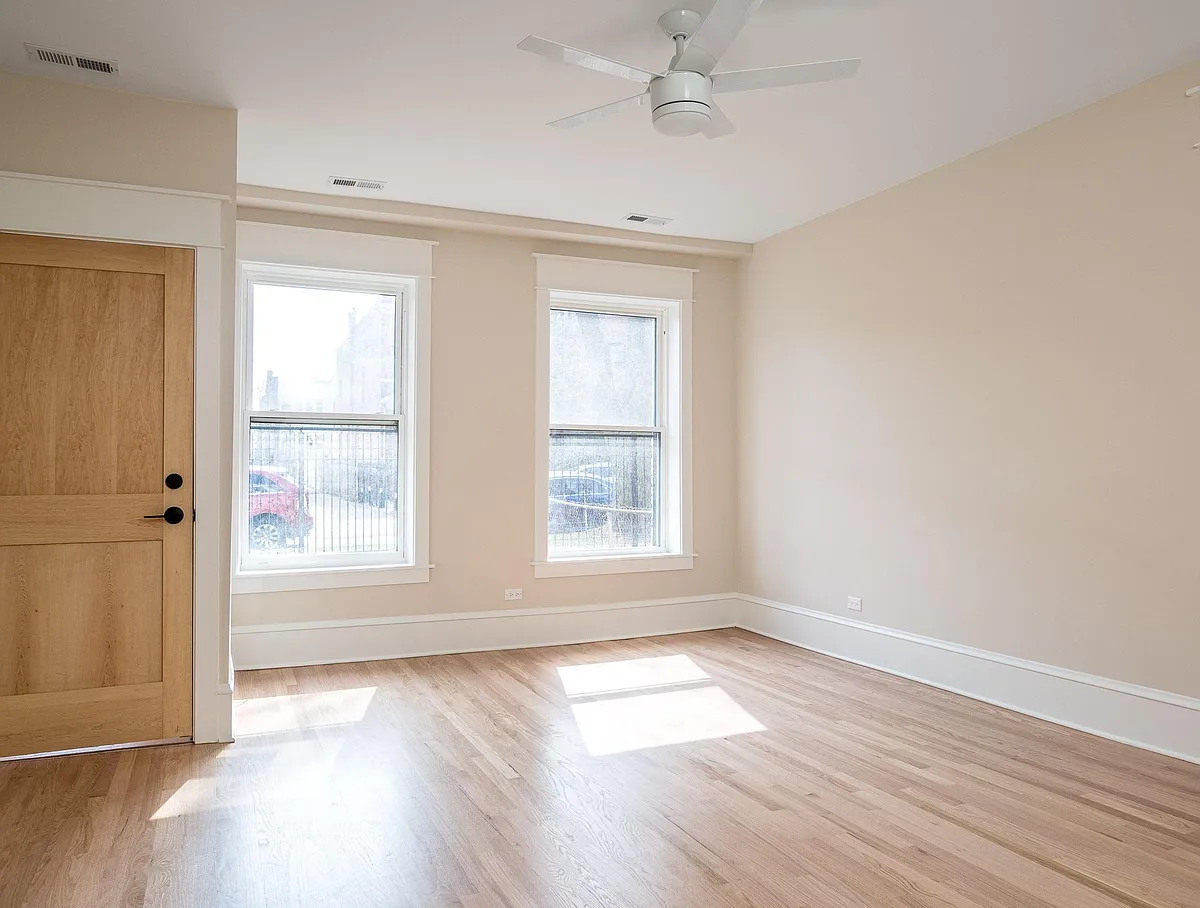 Building Photo - 2516 W Thomas St #1