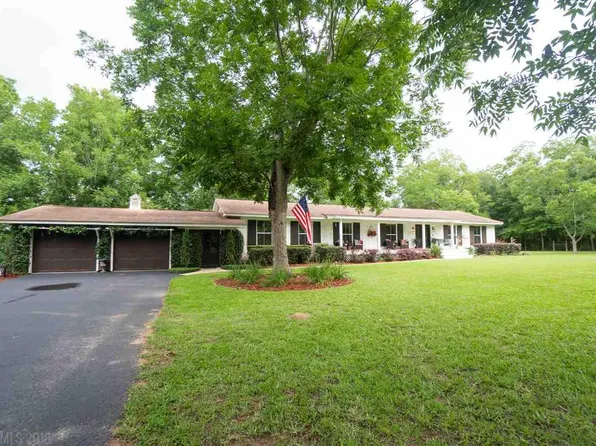 32877 Carrier Dr, Lillian, AL 36549