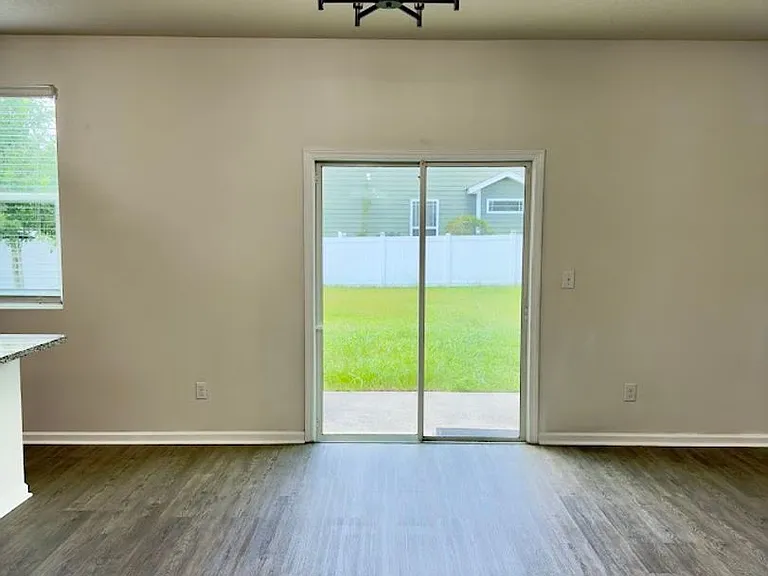 101 Cedar Breeze Dr — Photo 9