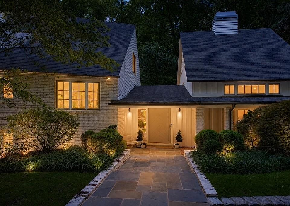 1st image of 695 W Conway Dr NW