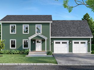 9 Village Cir, Brunswick, ME 04011