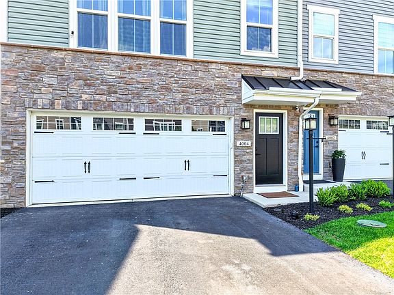 2nd image of 4004 Crown Dr