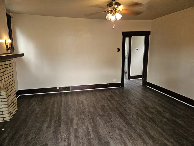 1214 Holmes St #2 — Photo 8