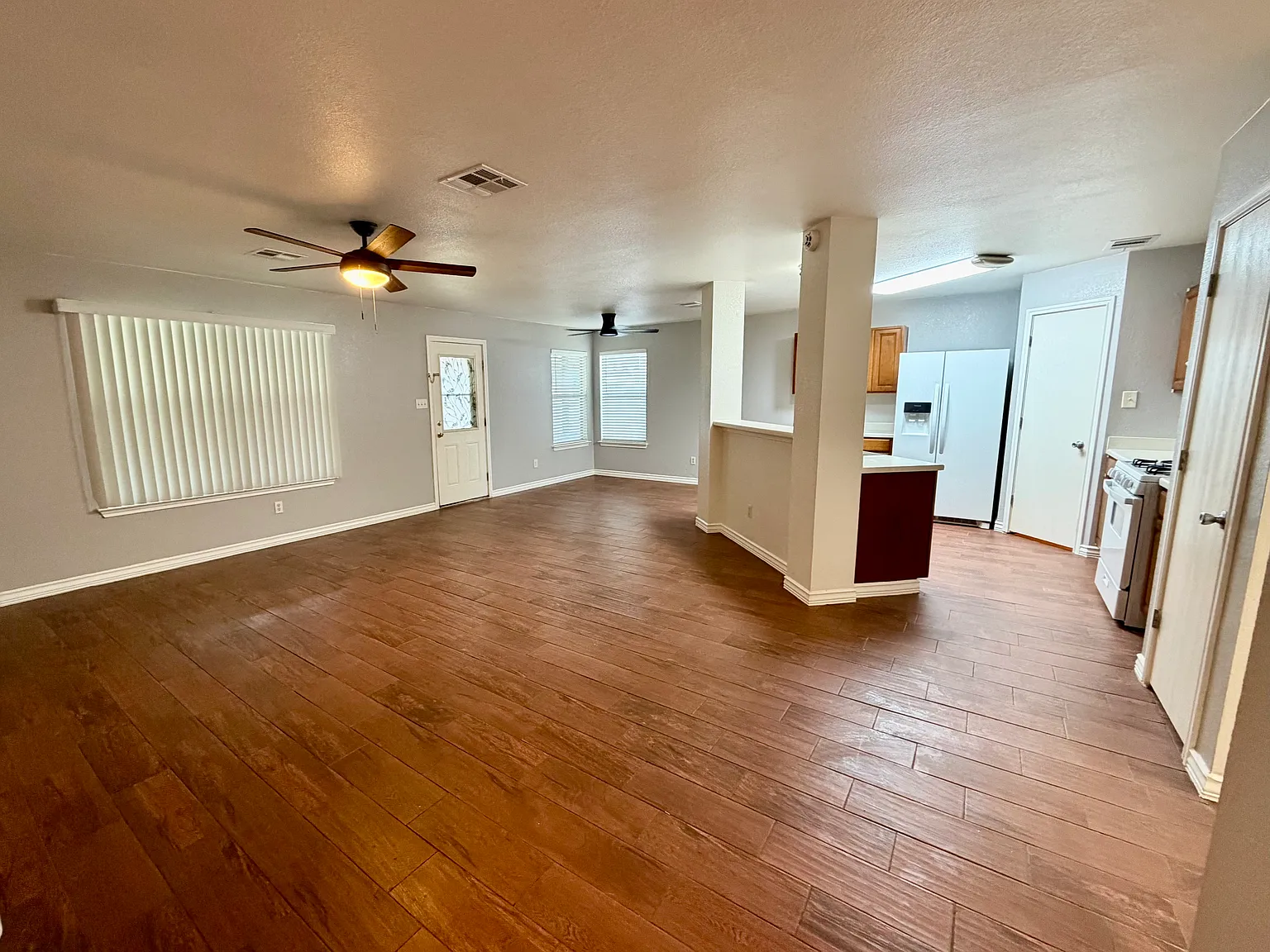 3 bed, 1398 sqft, $1,850 — Photo 3