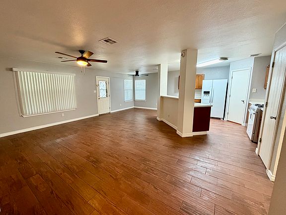 3rd image of 13516 Sierra Wind Ln