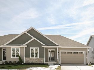 712 Cozy Farm Rd, Waunakee, WI 53597