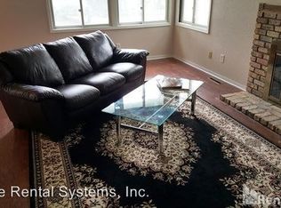 9124 Neill Lake Rd, Eden Prairie, MN 55347