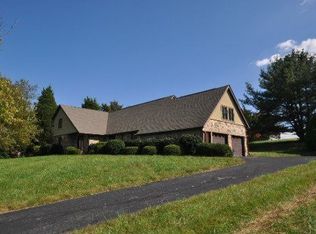 452 E Fox Den Dr, Knoxville, TN 37934