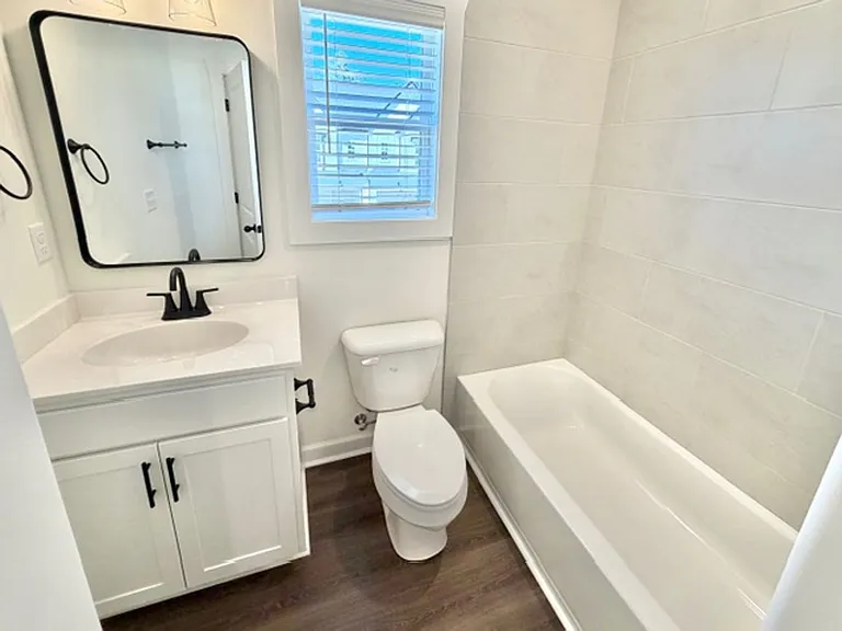 4877 Chatelet Dr — Photo 14