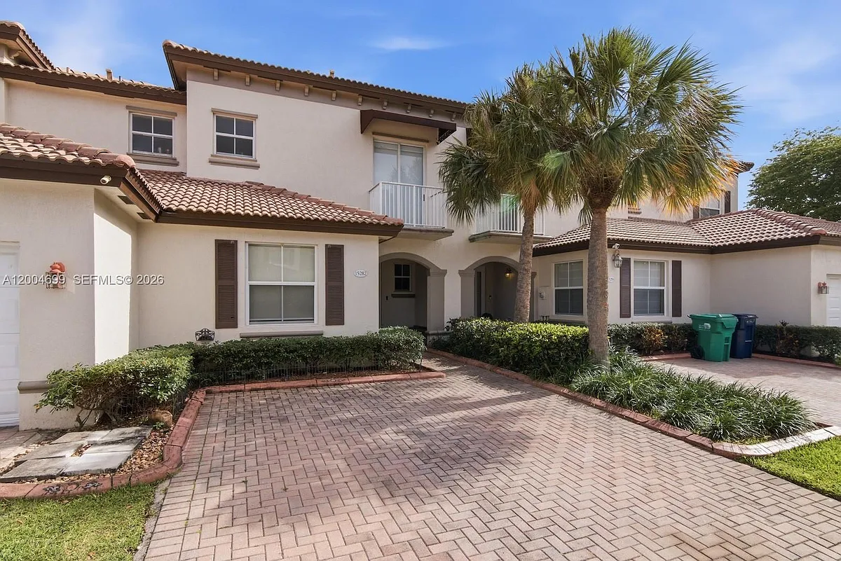 Photo 2 of 32 - 15282 SW 89th Ter #15282 - Miami, FL Building Photo - 15282 SW 89th Ter #15282