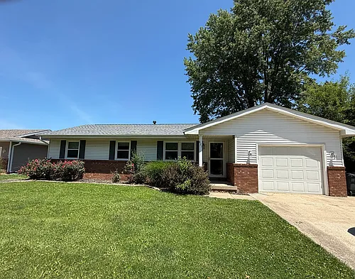 827 Cypress Dr Photo 1