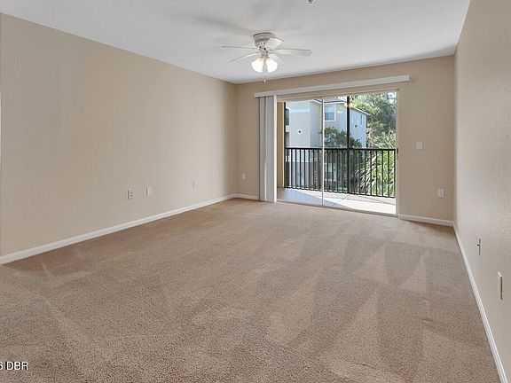 4th image of 940 Village Trl Unit 4-207