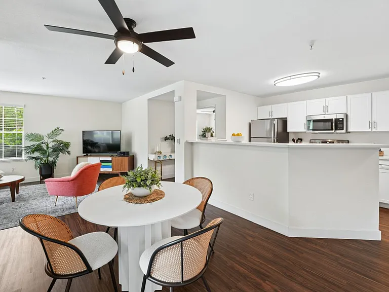 The Presidio Apartments — Photo 30