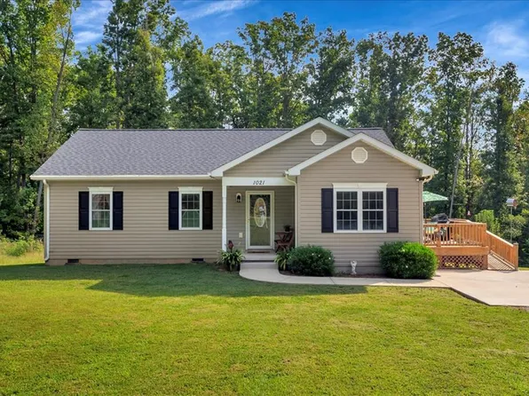 1021 Ed Mason Ln, Vernon Hill, VA 24577