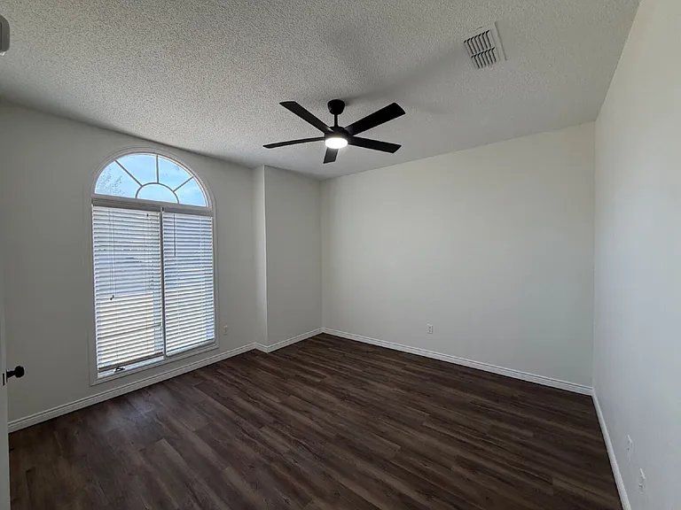 5003 Amherst St — Photo 16