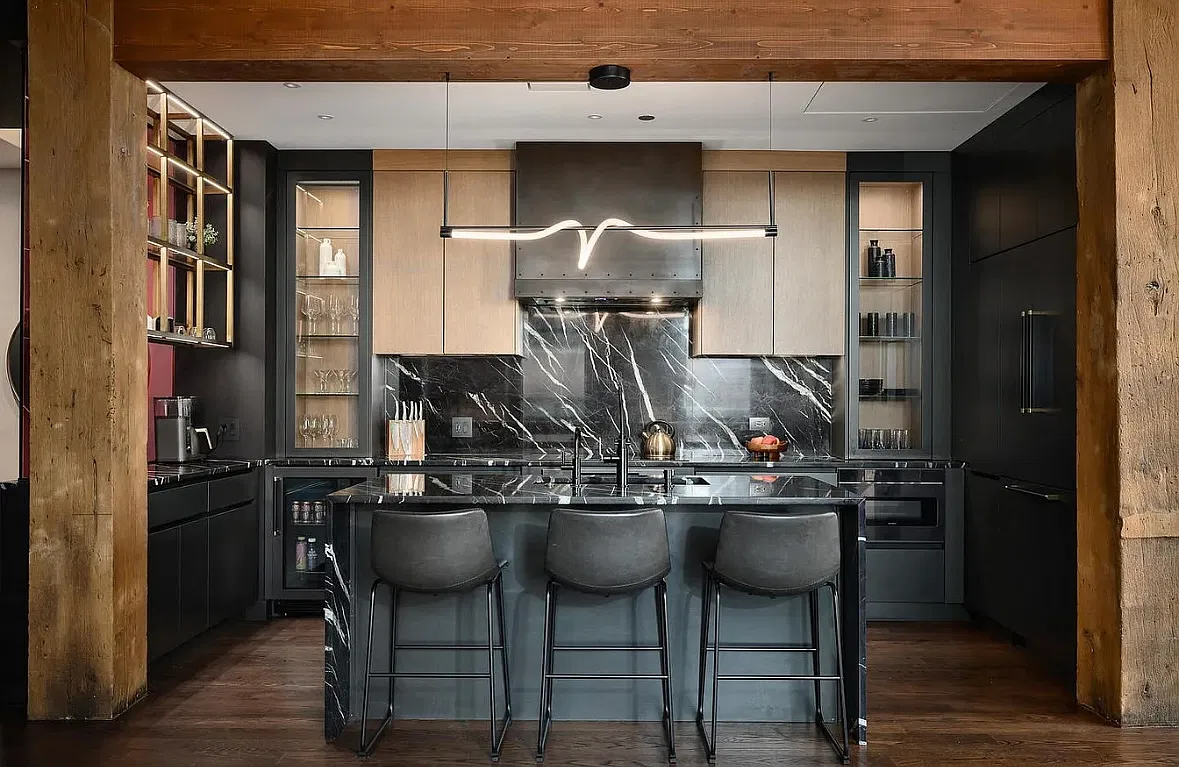 3 bed, 2000 sqft, $20,000 — Photo 3