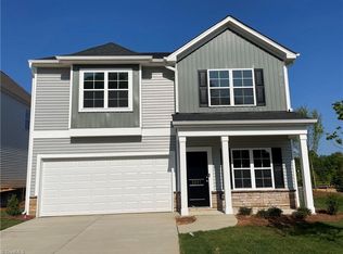 2207 Beechwood View Dr, Winston Salem, NC 27106