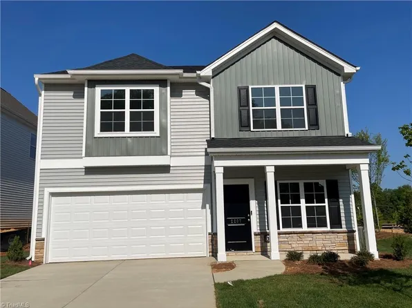 2207 Beechwood View Dr, Winston Salem, NC 27106