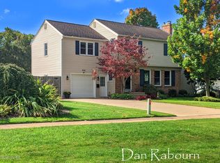 812 Northwood St NE, Grand Rapids, MI 49505