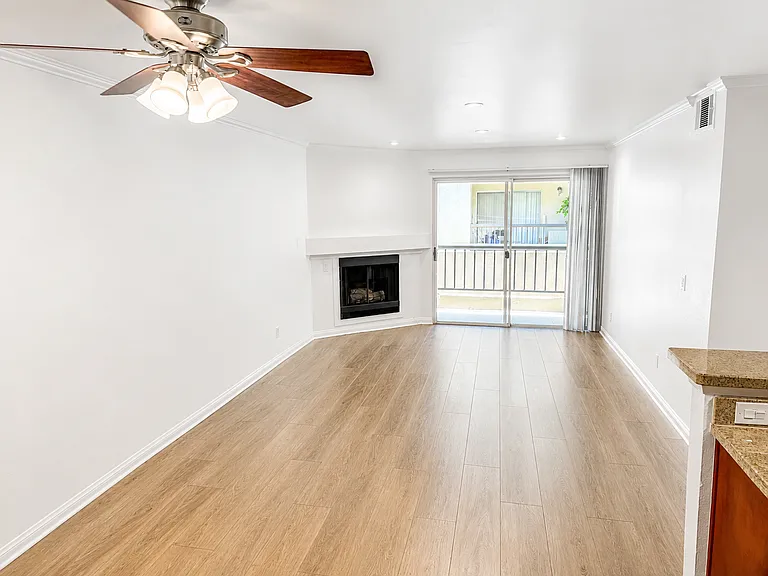 5525 Canoga Ave #209 — Photo 1