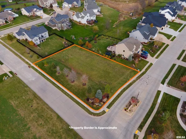 5856 Settlers Pointe Cir, Bettendorf, IA 52722