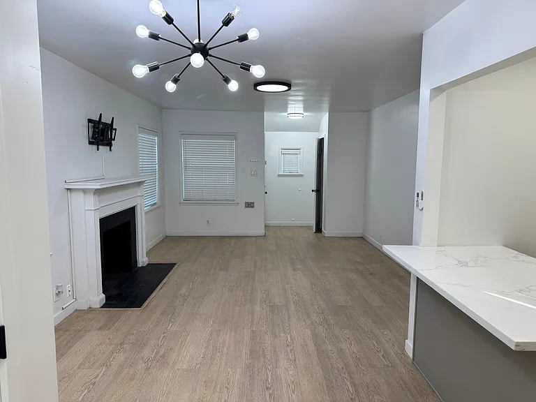 12609 Brock Ave — Photo 3