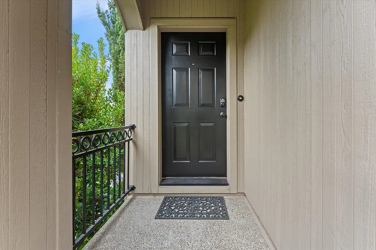2 bed, 2.5 bath, 1459 sqft, $2,900 — Photo 2