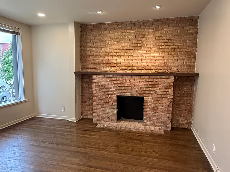 4021 N Lavergne Ave #1 — Photo 3