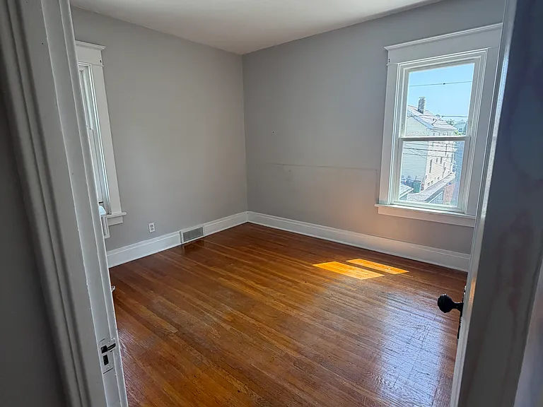 15 Traymore St — Photo 10