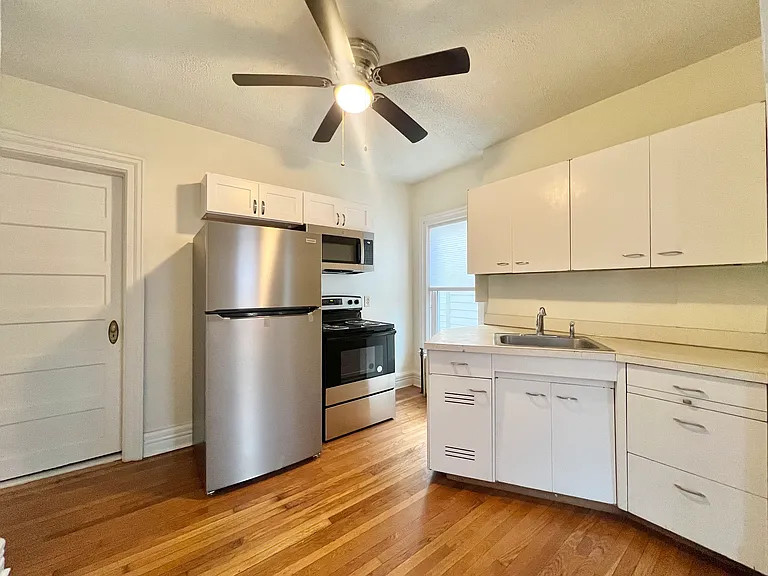 1228 Union St #3 — Photo 6