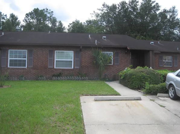 9519 Lake Park Dr, Thonotosassa, FL 33592