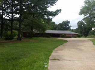 1128 Pat Luckett Rd, Canton, MS 39046