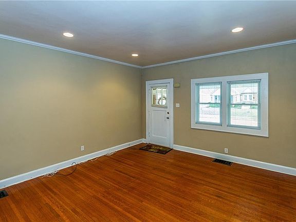 5th image of 6206 N Haverford Ave