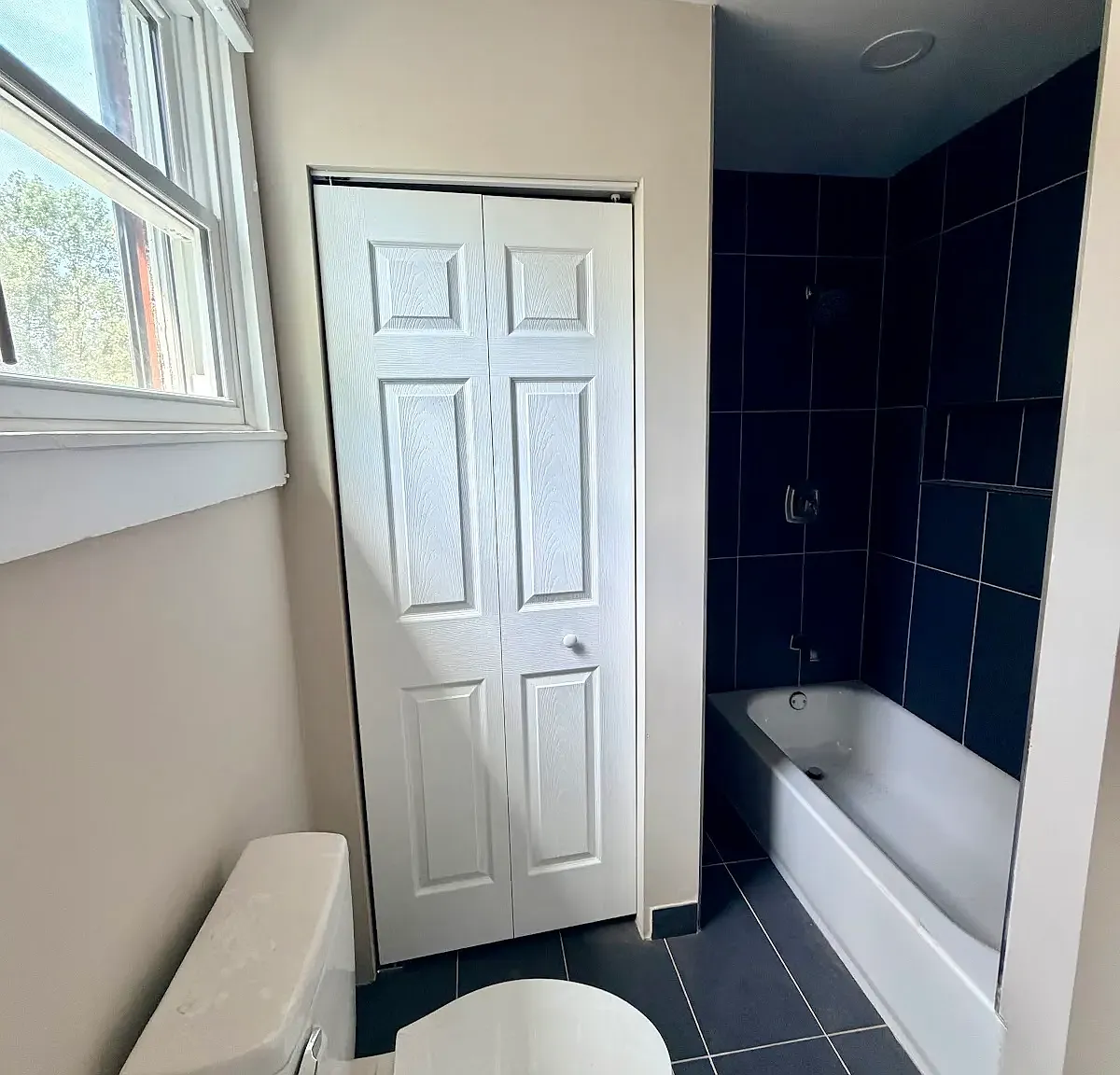 1437 Hepburn Ave. Unit #3 Louisville, Ky 40204 — Photo 2