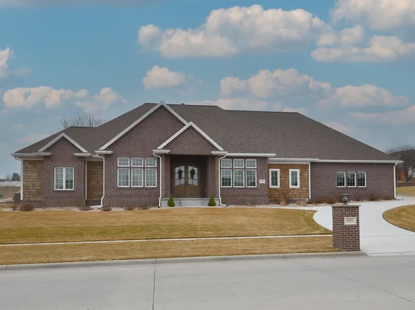 3505 Country Club Ln, Kearney, NE 68845