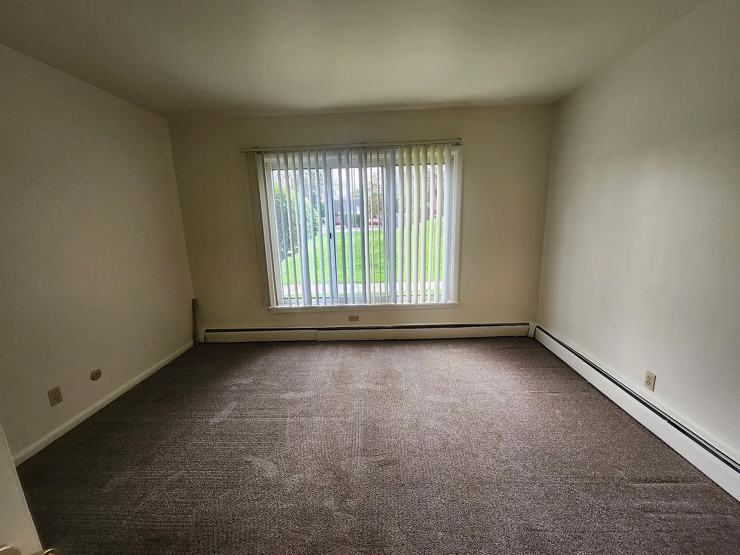 Mulford Park Apartments — Photo 4