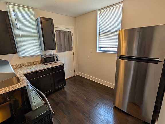 5th image of 1217A Indianola Ave