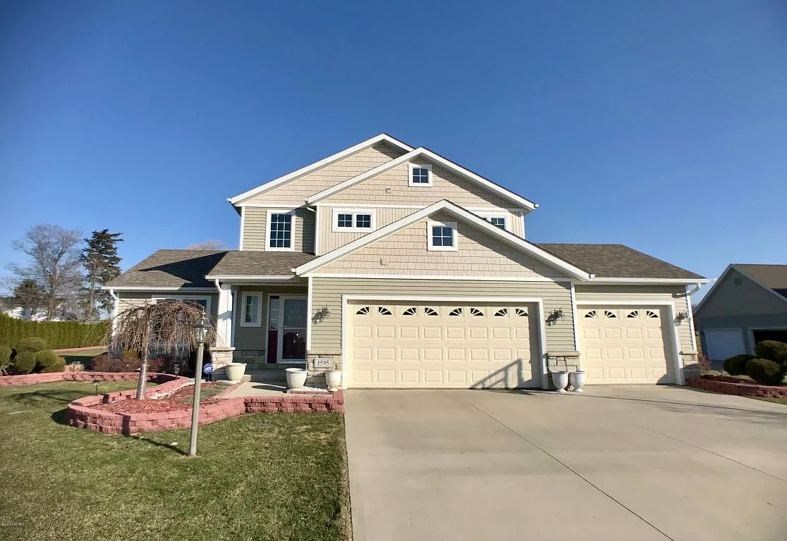 1579 Prairie Dr photo 1