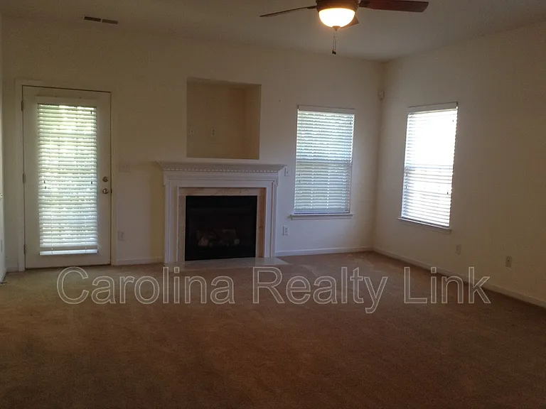 7228 Handon Ln — Photo 11