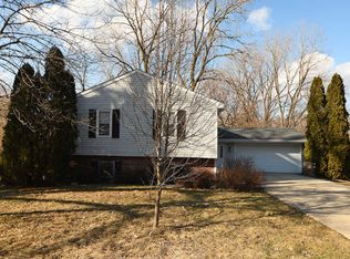 612 Front St, Lisle, IL 60532