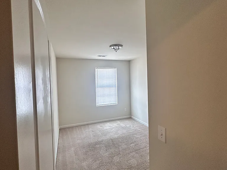 2132 Belmont Cir — Photo 7
