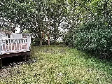 1035 Calkins Rd — Photo 8