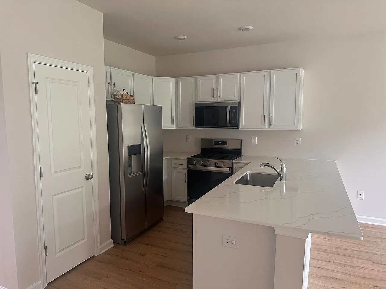 3 bed, 2.5 bath, 1500 sqft, $2,990 — Photo 1