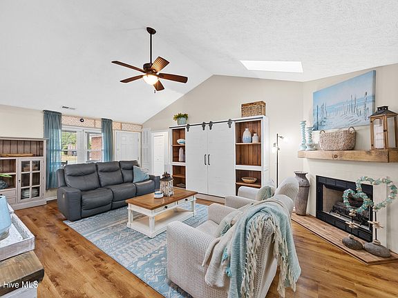 5th image of 412 Chattooga Place Drive