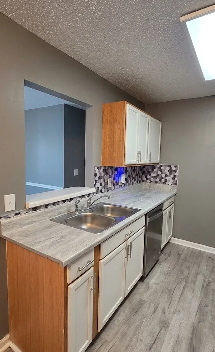 3 bed, 1200 sqft, $1,500 — Photo 1