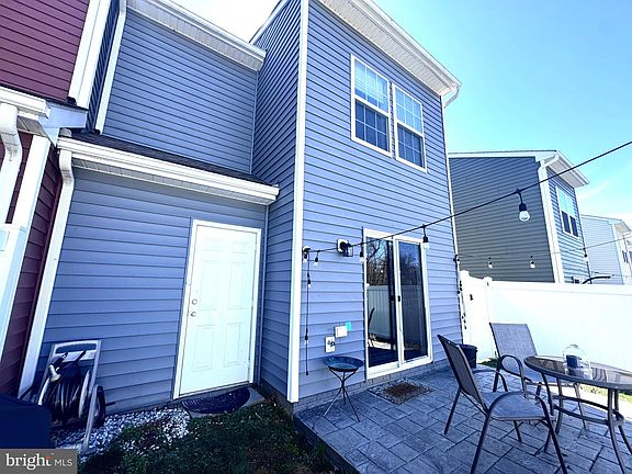 3rd image of 576 Thumper Dr