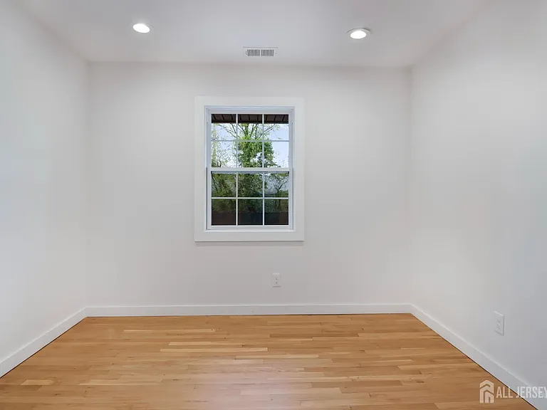 4 Morris Ave #2A — Photo 18