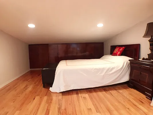 Rented by Bay Sun Realty Inc | media 23