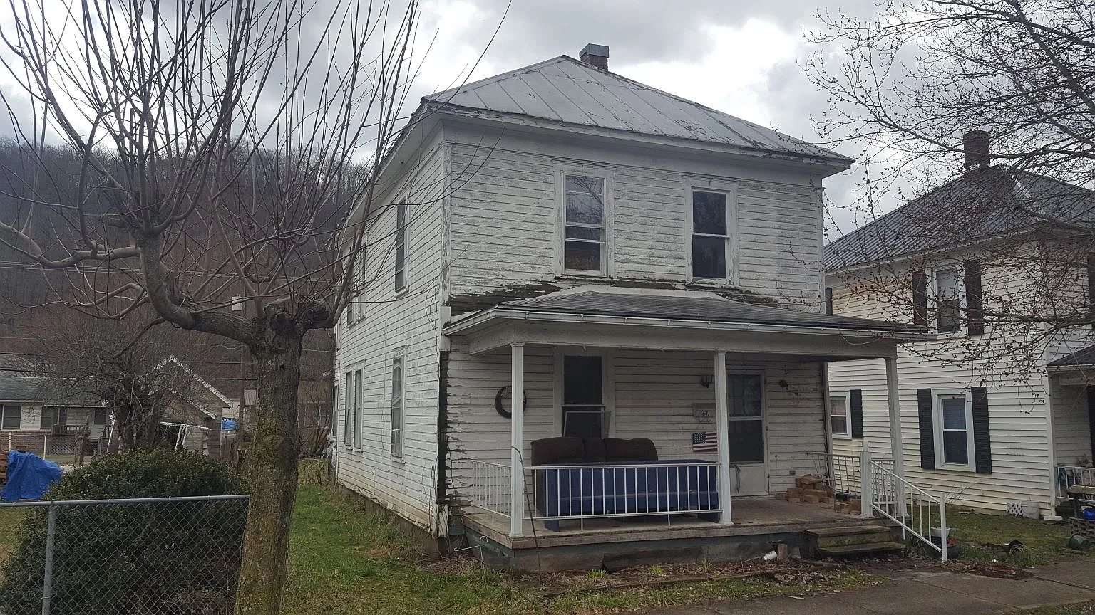 611 2nd Ave photo 1