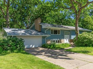 1445 Windemere Dr NE, Fridley, MN 55421